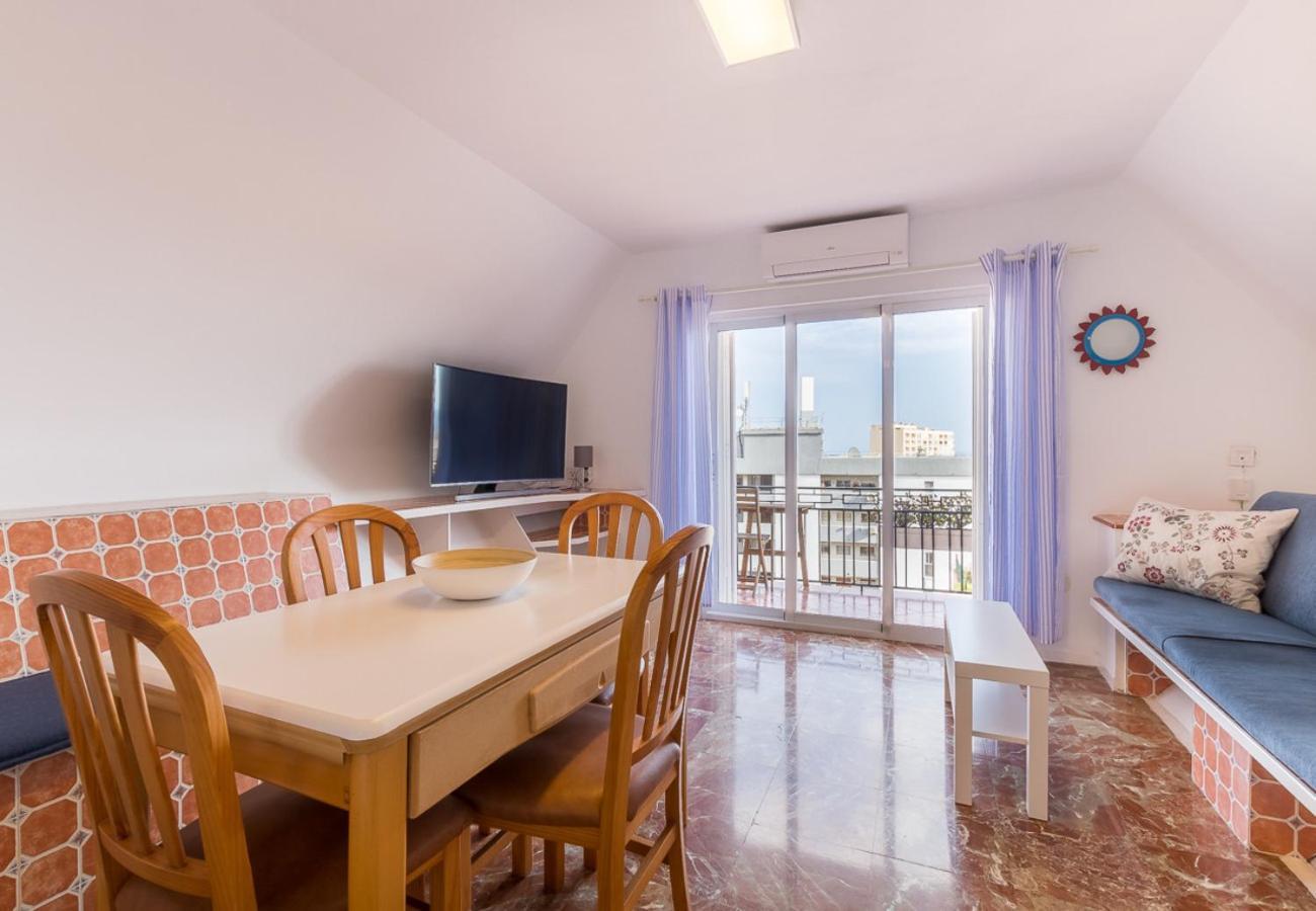 Reformado Apartamento En El Centro Con Vista Al Mar Torremolinos Luaran gambar