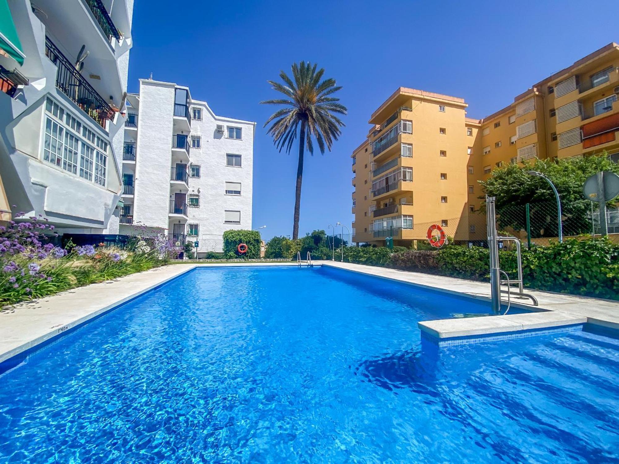 Reformado Apartamento En El Centro Con Vista Al Mar Torremolinos Luaran gambar